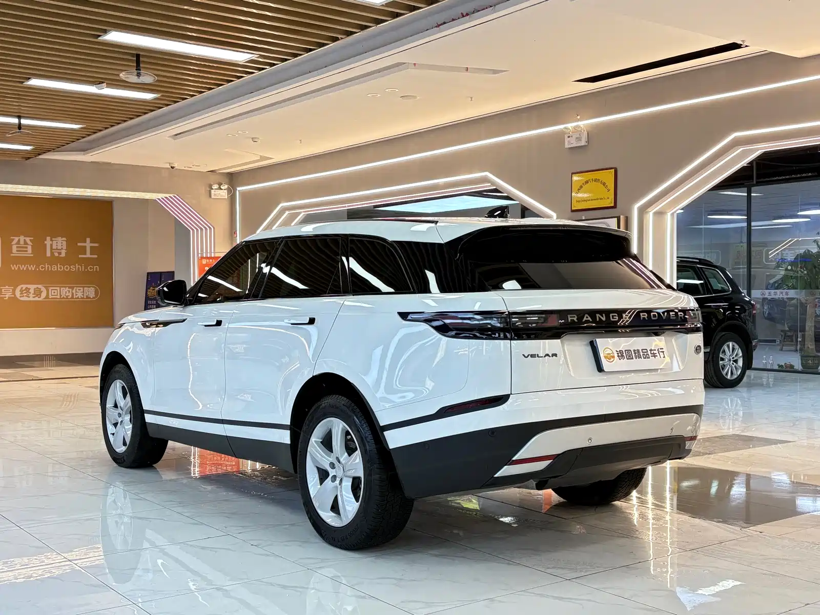 Фото 3 - Land Rover Range Rover Velar