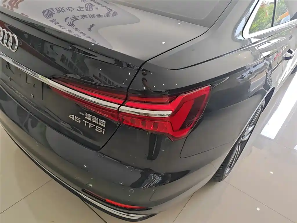 Audi A6L 2023 45 TFSI Premium Selection Elegance фото 24