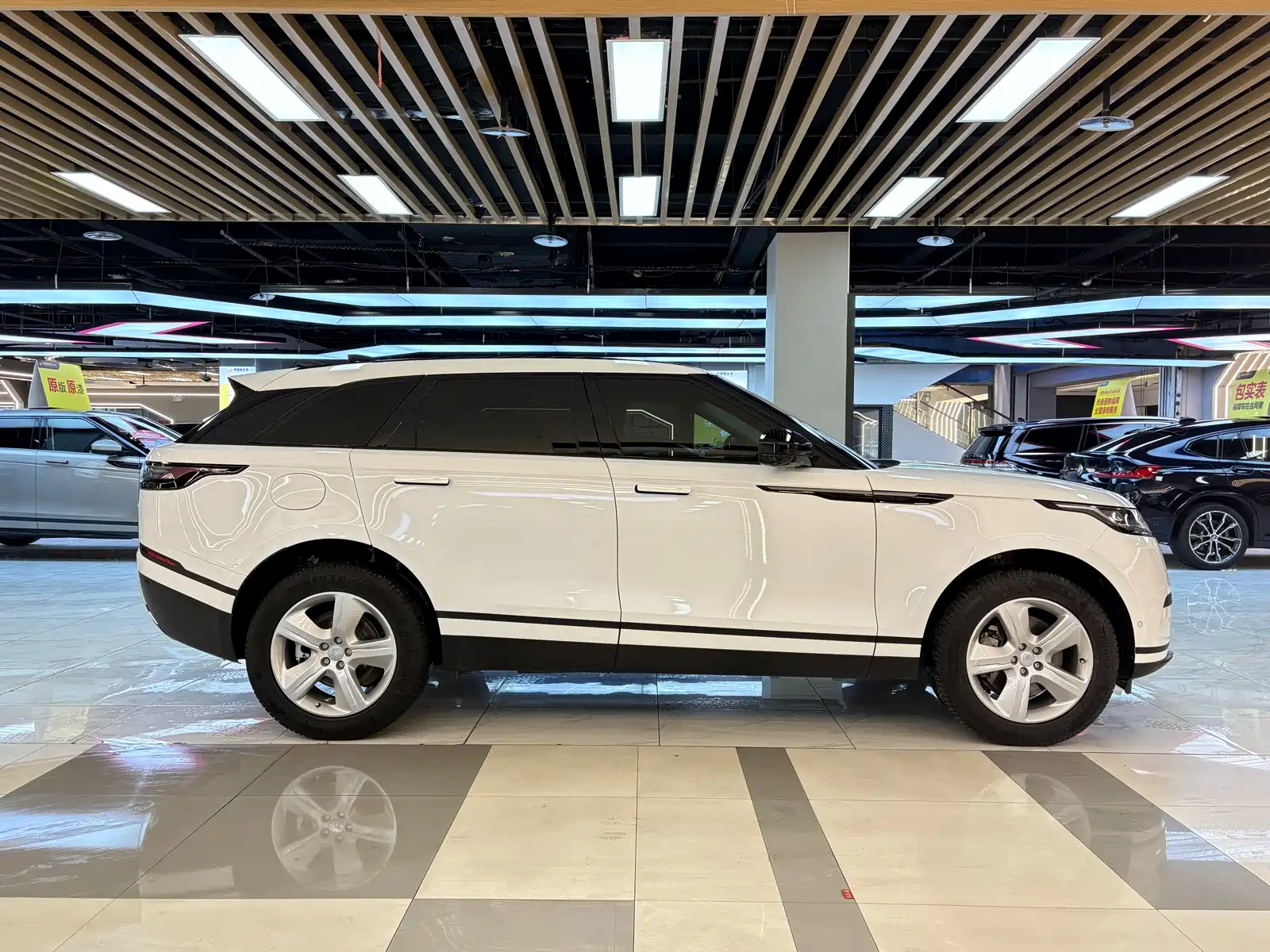 Фото 6 - Land Rover Range Rover Velar