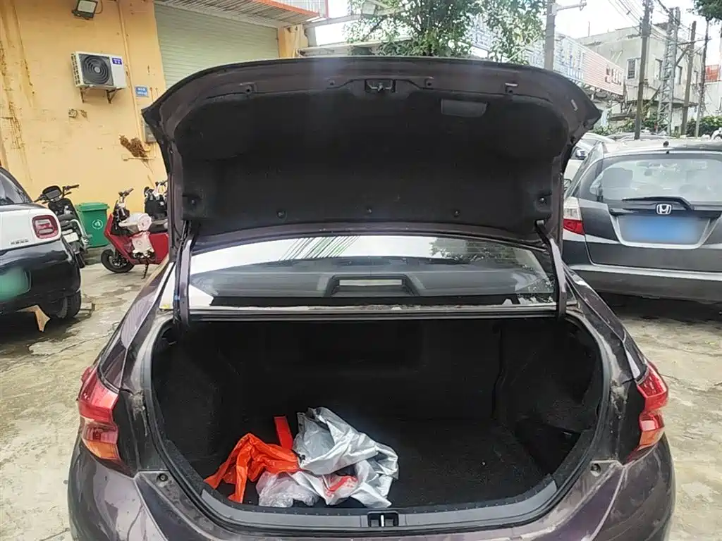 Toyota Levin 2017 Facelift Hybrid 1.8H GS-L E-CVT Leading Edition China V фото 19