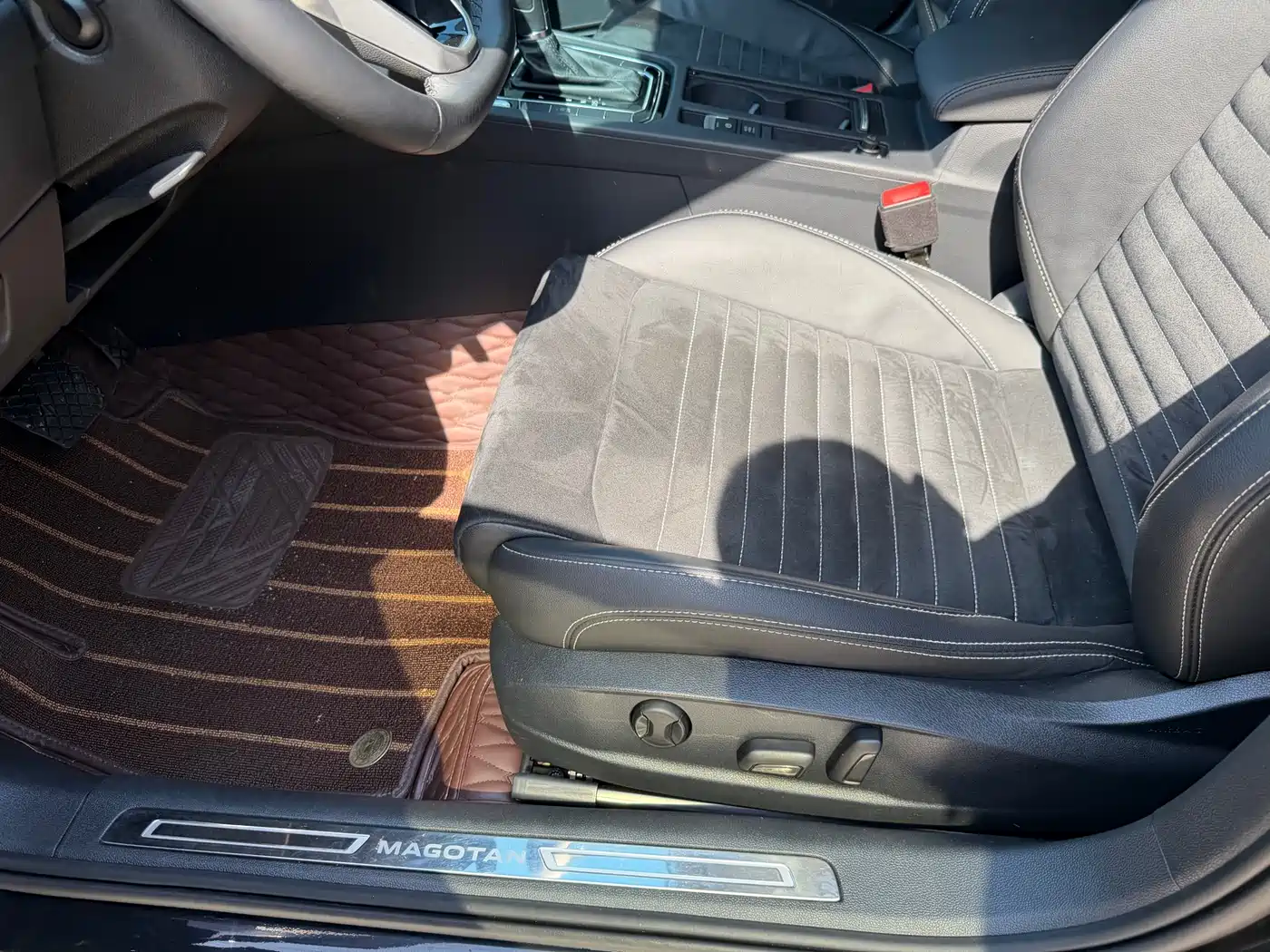Volkswagen Magotan 2020 330TSI DSG Luxury фото 11