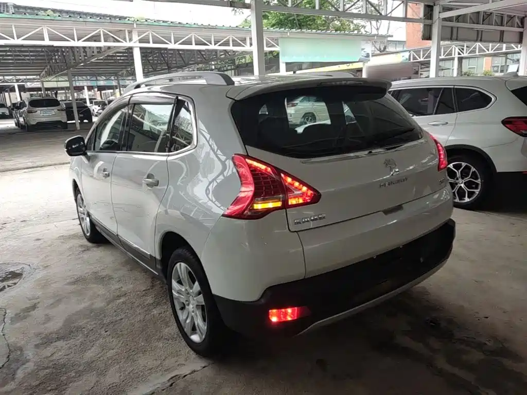 Peugeot 3008 2015 2.0L Automatic Classic Edition фото 5