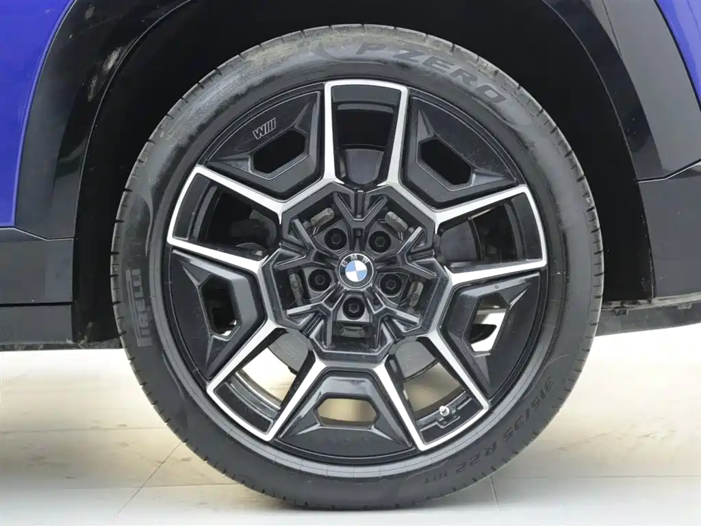 BMW XM 2023 Model Base фото 18