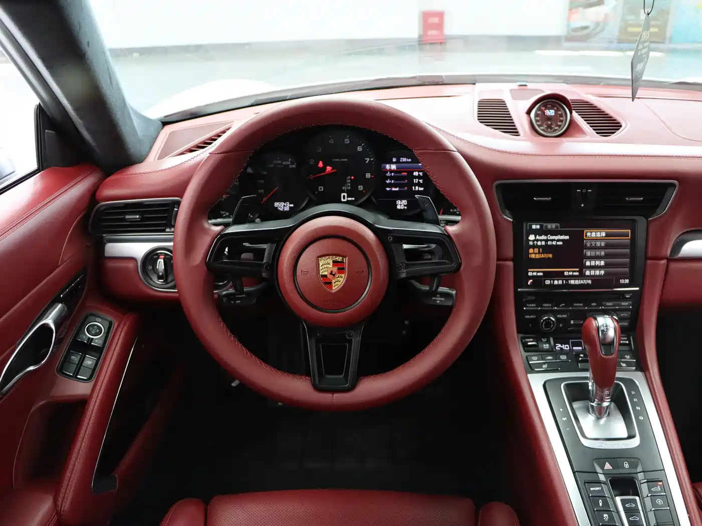 Porsche 911 2015 Carrera 4 3.4L Style Edition фото 11