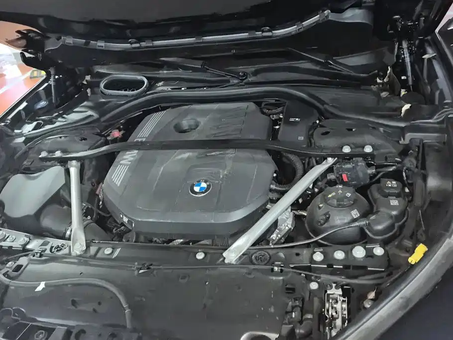 BMW 7 Series 2025 2023 Model 740Li Leading M Sport Package