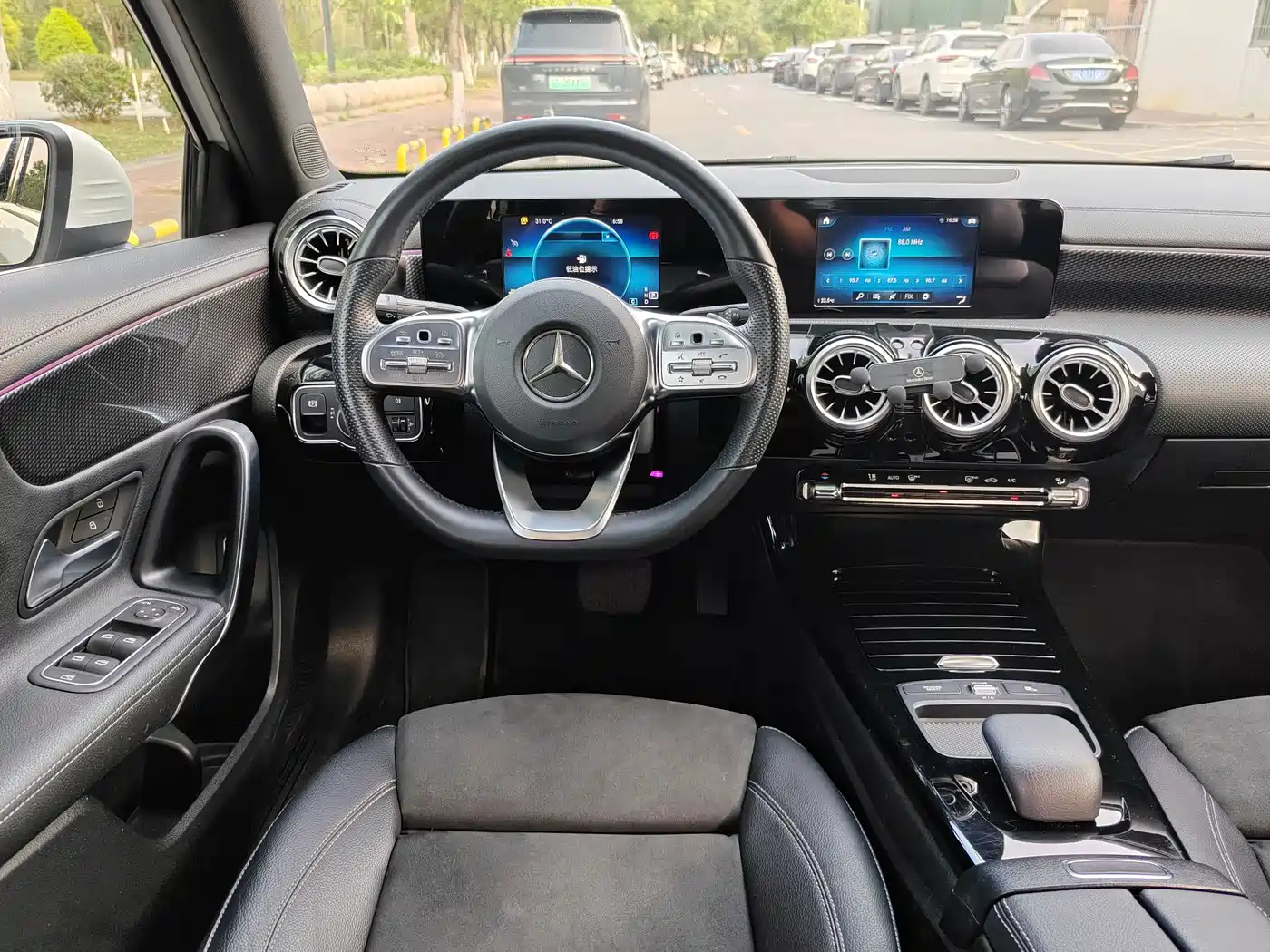 Mercedes-Benz A-Class 2019 A 180 L Sport Sedan фото 9