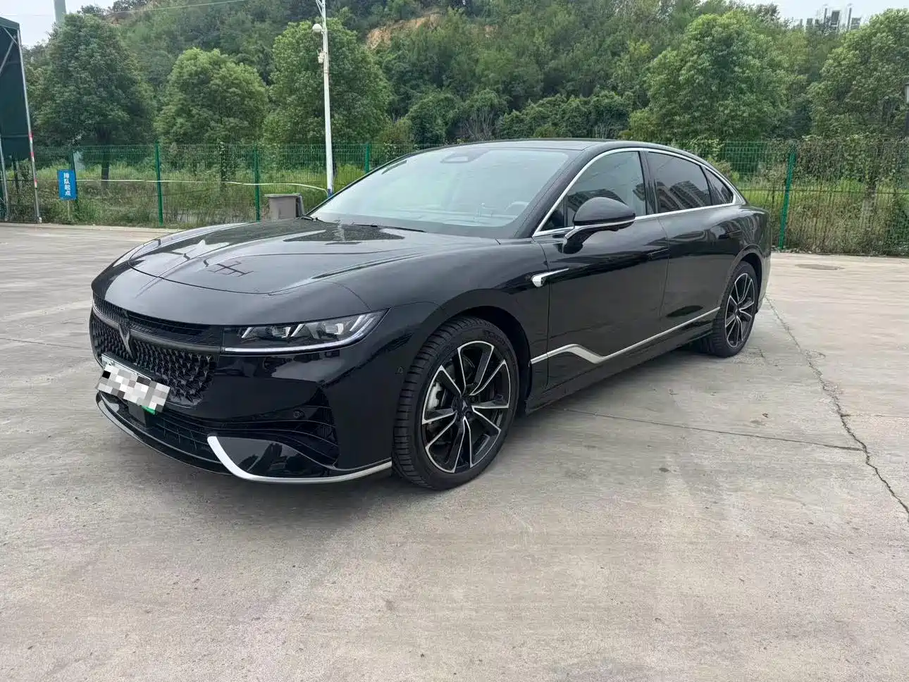 Voyah Auto VOYAH Zhuiguang 2024 PHEV AWD Ultra Long Range Flagship