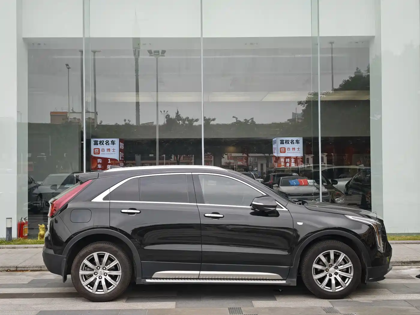 Cadillac XT4 2021 28T FWD Premium Edition фото 3