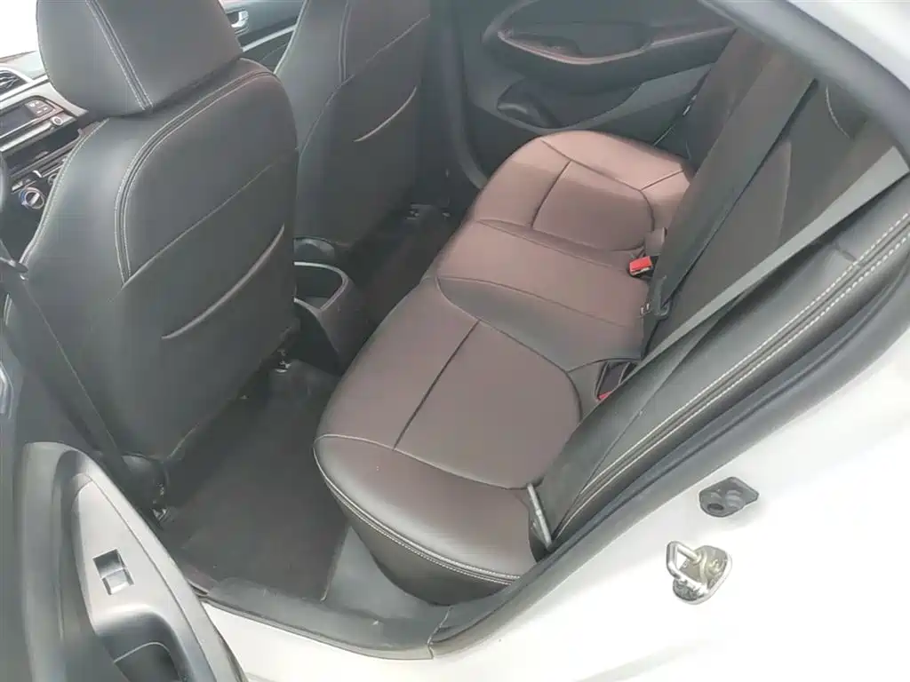 Hyundai Verna 2017 1.4L Manual Color Edition (China V) фото 17