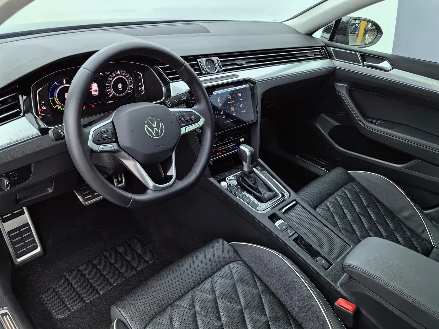 Volkswagen Magotan GTE Plug-in Hybrid 2022 GTE Luxury фото 16