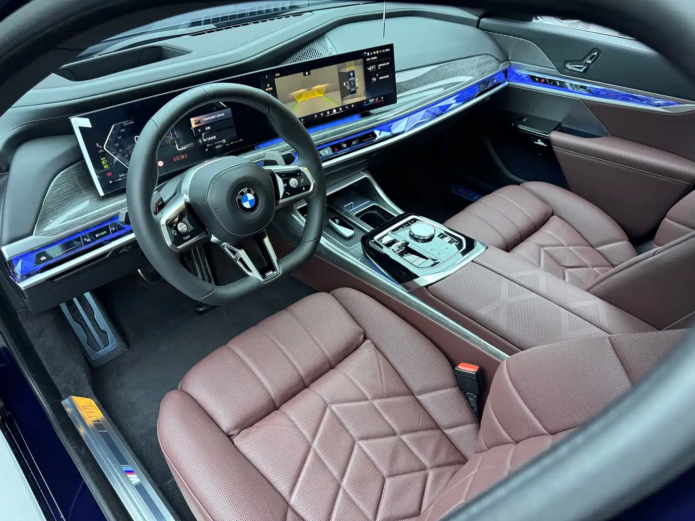 BMW 7 Series 2023 740Li Exclusive M Sport Package фото 23