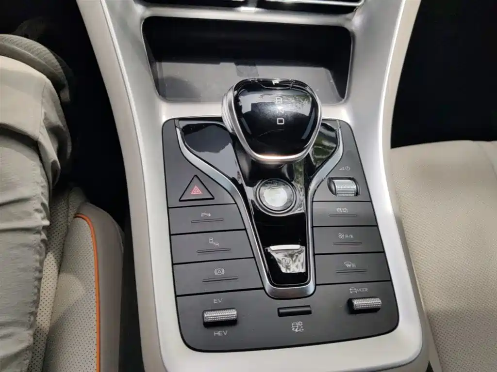 BYD Song Pro New Energy 2023 Champion Edition DM-i 110KM Excellence фото 14