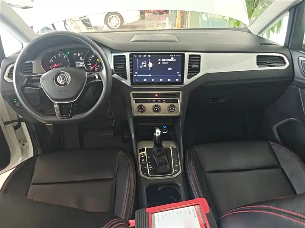 Volkswagen Golf Sportsvan 2016 1.6L Automatic Comfort фото 10