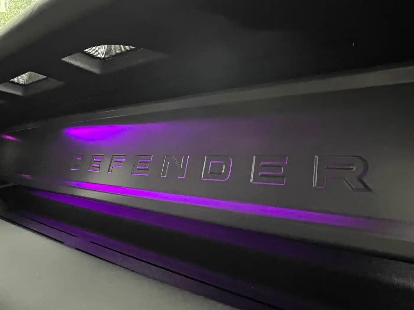 Land Rover Defender 2025 110 3.0T P400 X фото 14