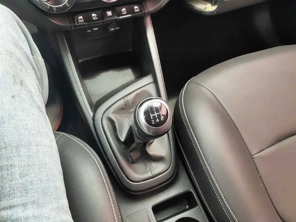 Hyundai Verna 2017 1.4L Manual Color Edition (China V) фото 14