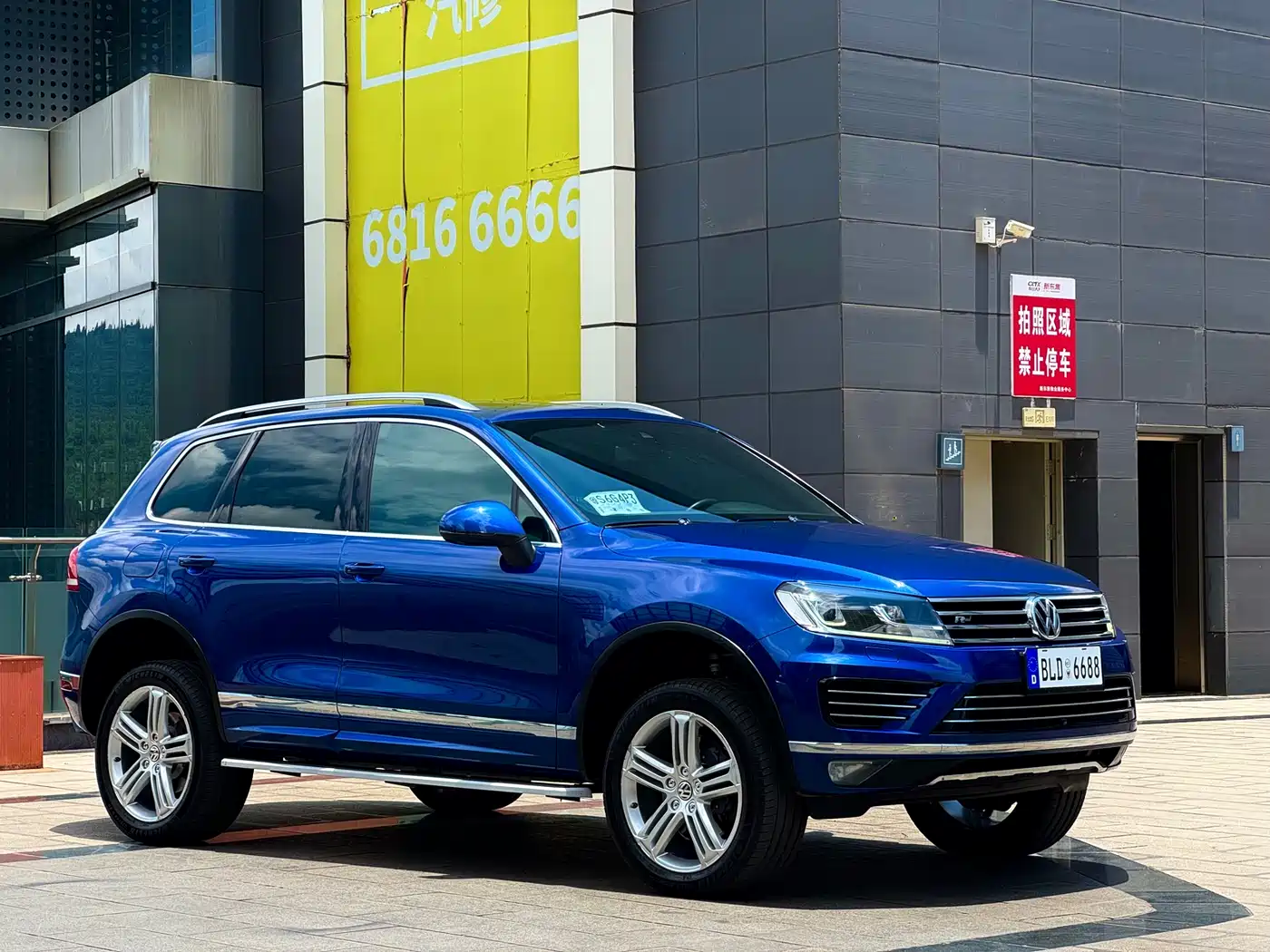 Volkswagen Touareg 2016 3.0TSI R-Line фото 3