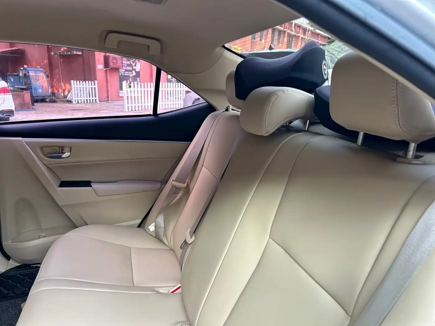 Toyota Corolla 2017 1.2T CVT GL фото 17