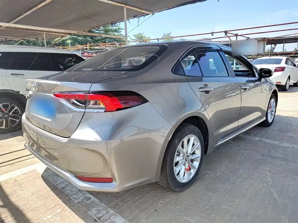 Toyota Corolla 2021 1.2T S-CVT Luxury Edition фото 7