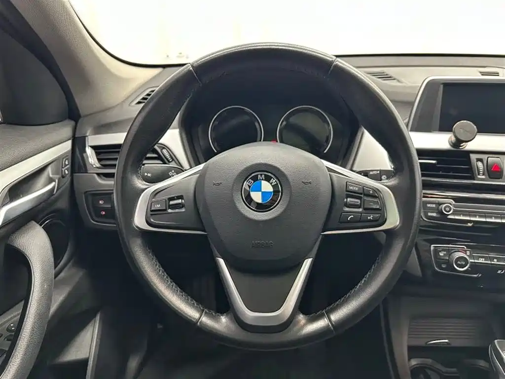 BMW X1 2018 sDrive18Li Fashion Model фото 8