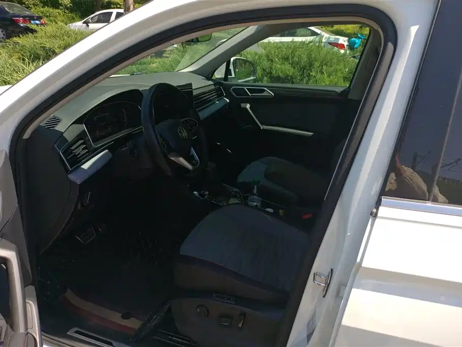 Volkswagen Tiguan L 2023 330TSI Auto 2WD R-Line Flagship Edition фото 9