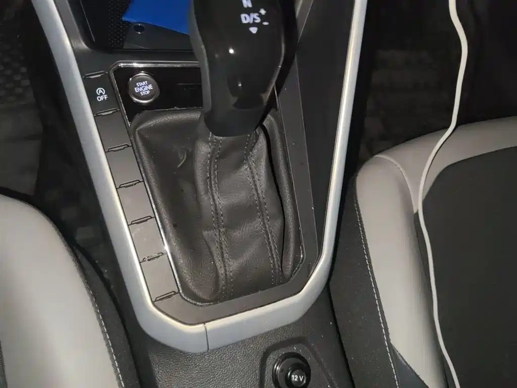 Volkswagen Polo 2023 Facelift Plus 1.5L Auto Chroma Tech Edition фото 7