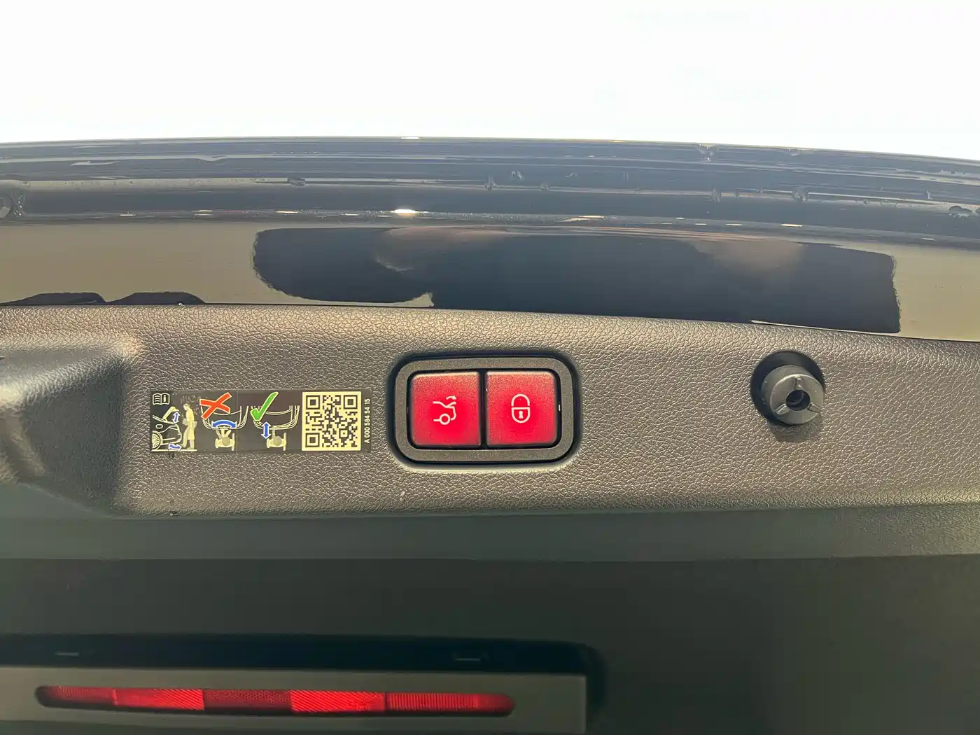 Mercedes-Benz E-Class New Energy 2024 E 350 e L Plug-in Hybrid Sedan фото 21