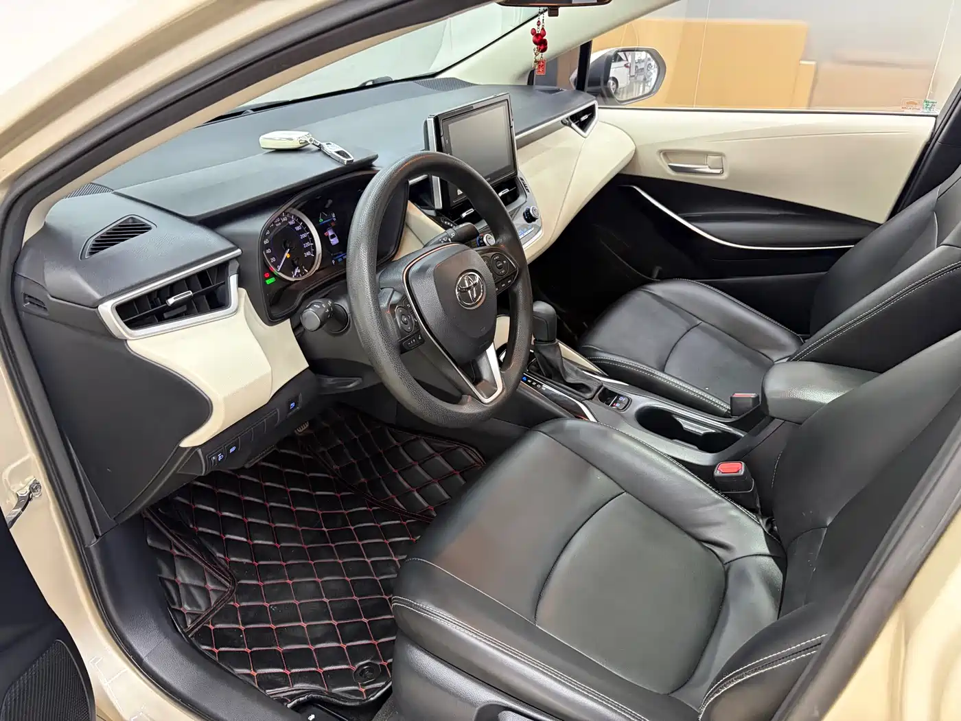 Toyota Corolla 2019 Hybrid 1.8L E-CVT GL-i Elite Edition фото 4