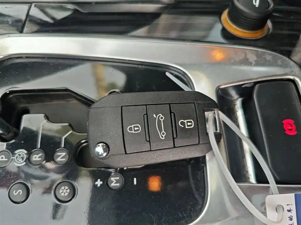 Peugeot 3008 2015 2.0L Automatic Trend Edition фото 9