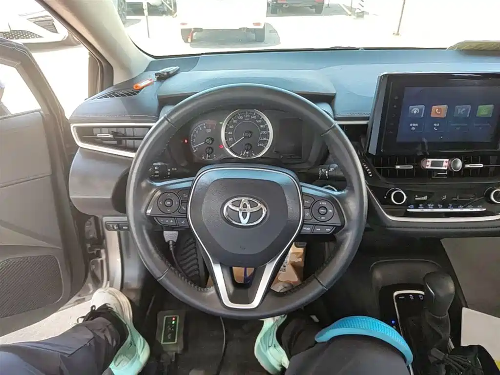 Toyota Corolla 2021 1.2T S-CVT Luxury Edition фото 11