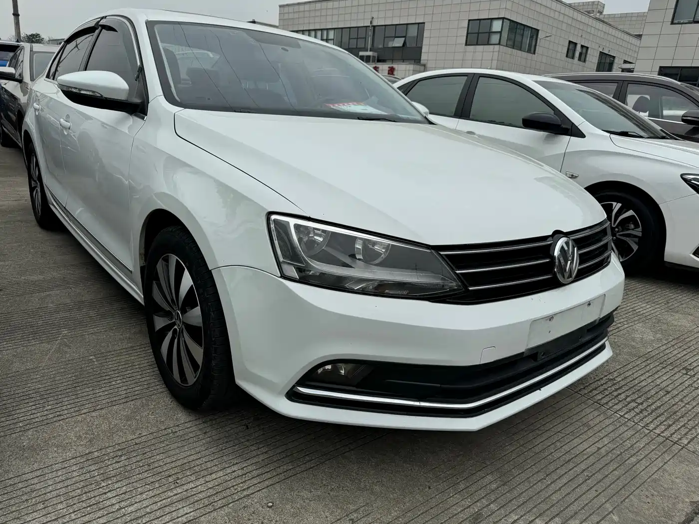 Volkswagen Sagitar 2017 230TSI Automatic Comfort фото 3