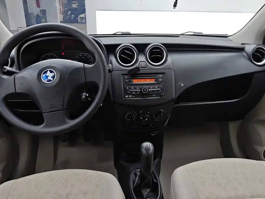 Venucia R30 2016 2014 1.2L Manual Premium