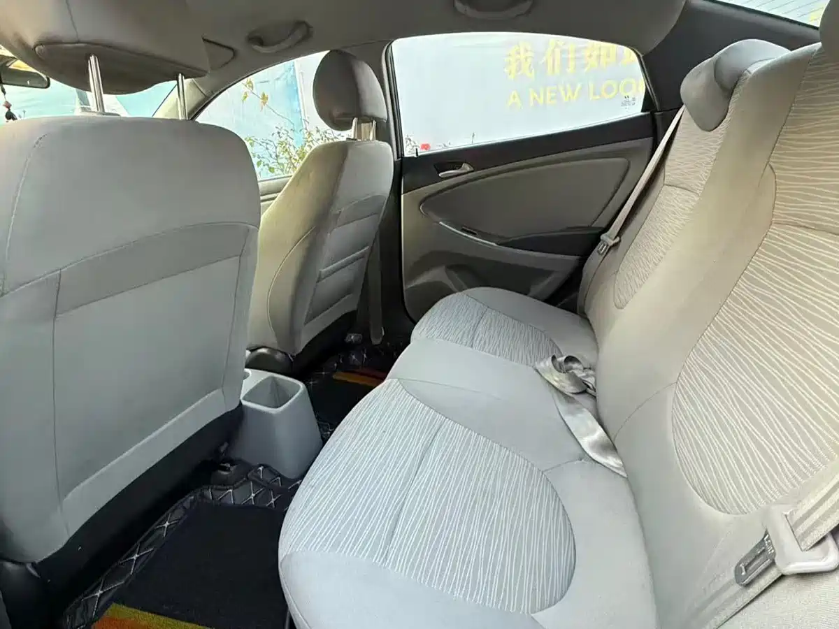 Hyundai Verna 2014 1.4L Manual Smart GLS фото 9