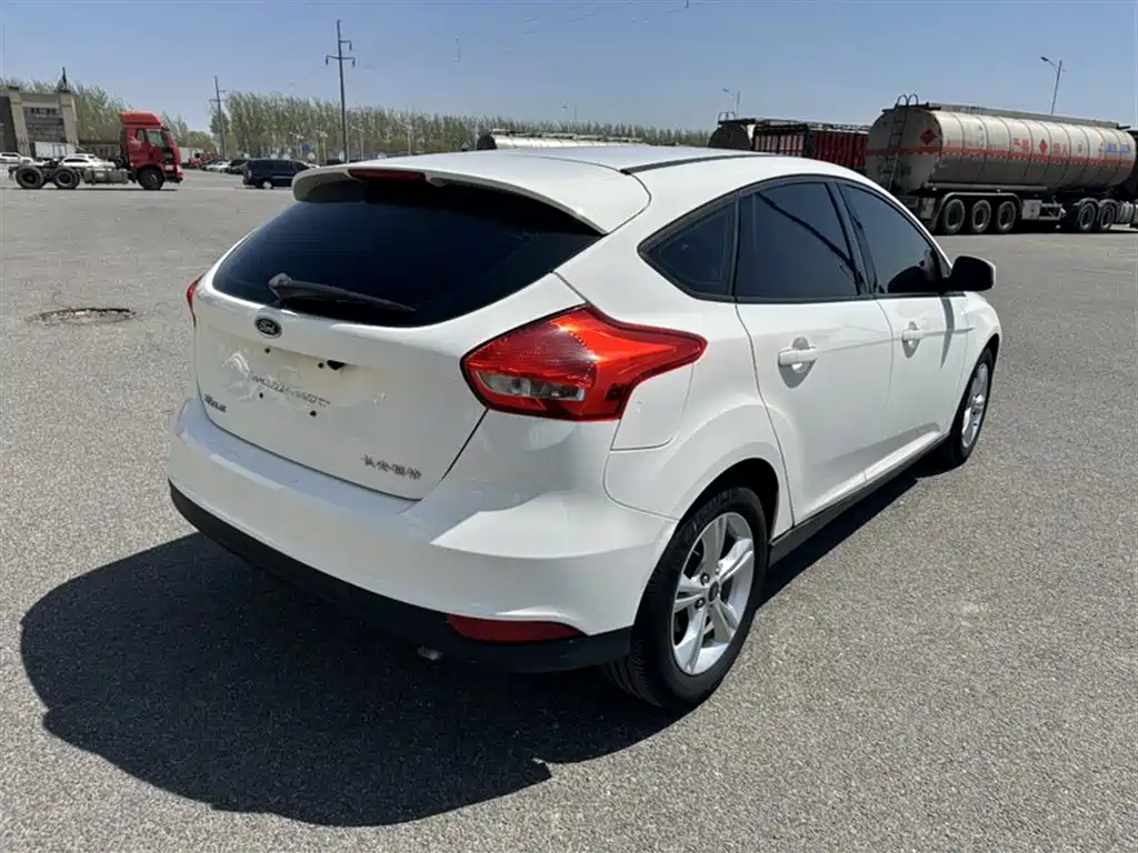FORD FOX