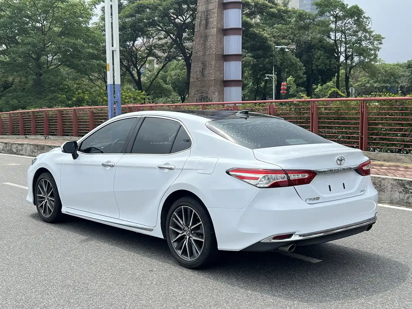 Toyota Camry 2023 2.5G Luxury Edition фото 19