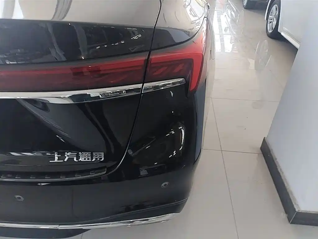 Buick LaCrosse 2023 28T Premium Edition фото 8