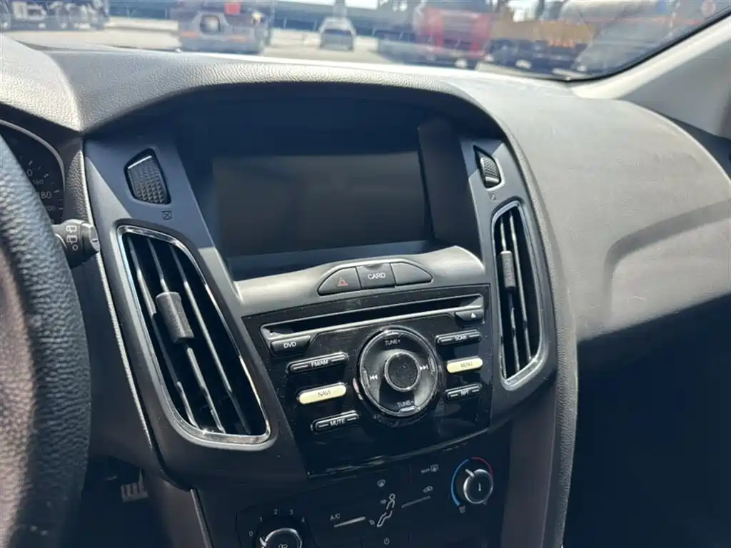 FORD FOX