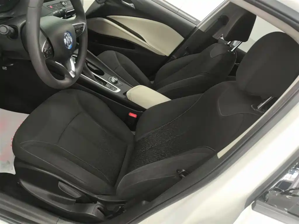 Buick Velite 6 2020 Plug-in Hybrid Connected Fashion Edition фото 15