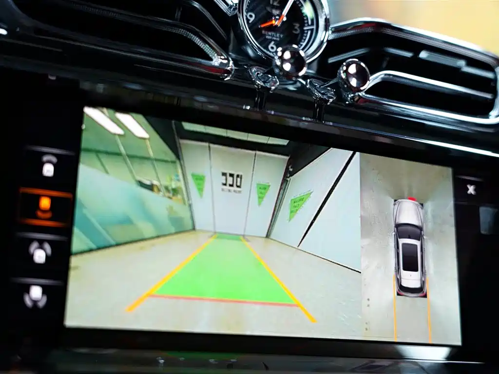BENTLEY TIMYUE PLUG-IN HYBRID
