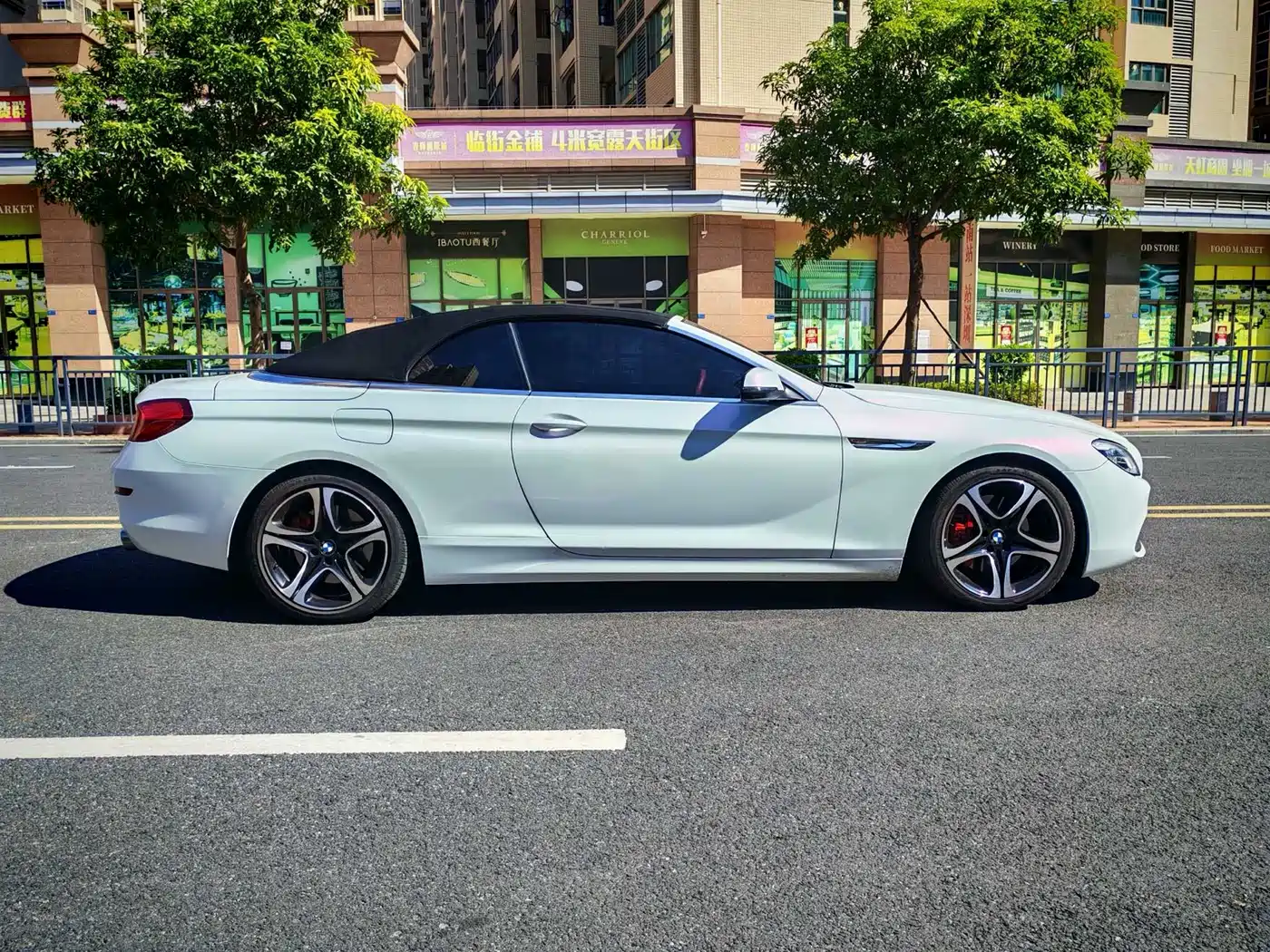 BMW 6 Series 2016 640i Convertible фото 9