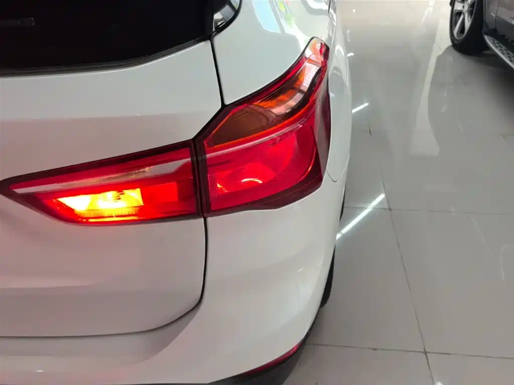BMW X1 2016 sDrive18Li Fashion Model фото 8