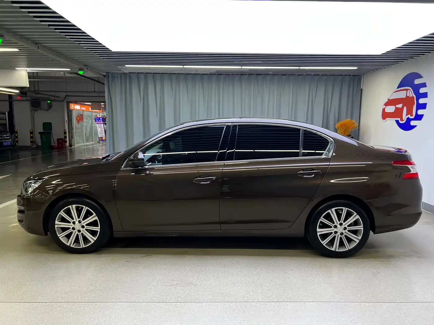 Peugeot 408 2014 1.8L Automatic Luxury Edition фото 4