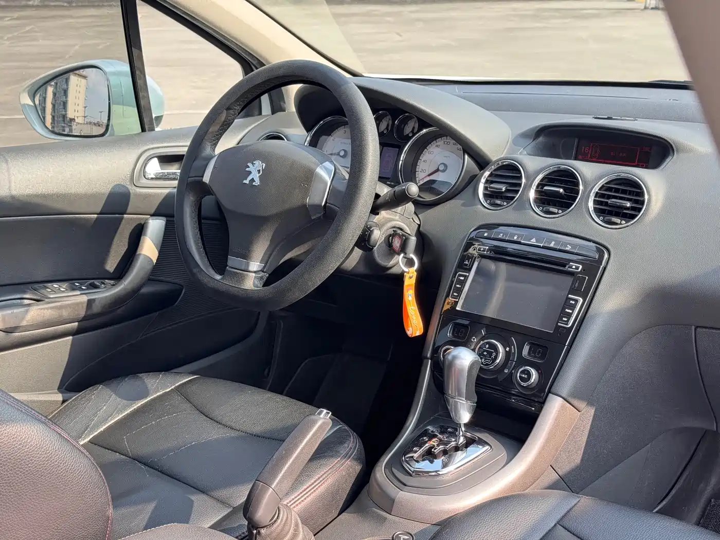 Peugeot 408 2013 2.0L Automatic Luxury Edition фото 7