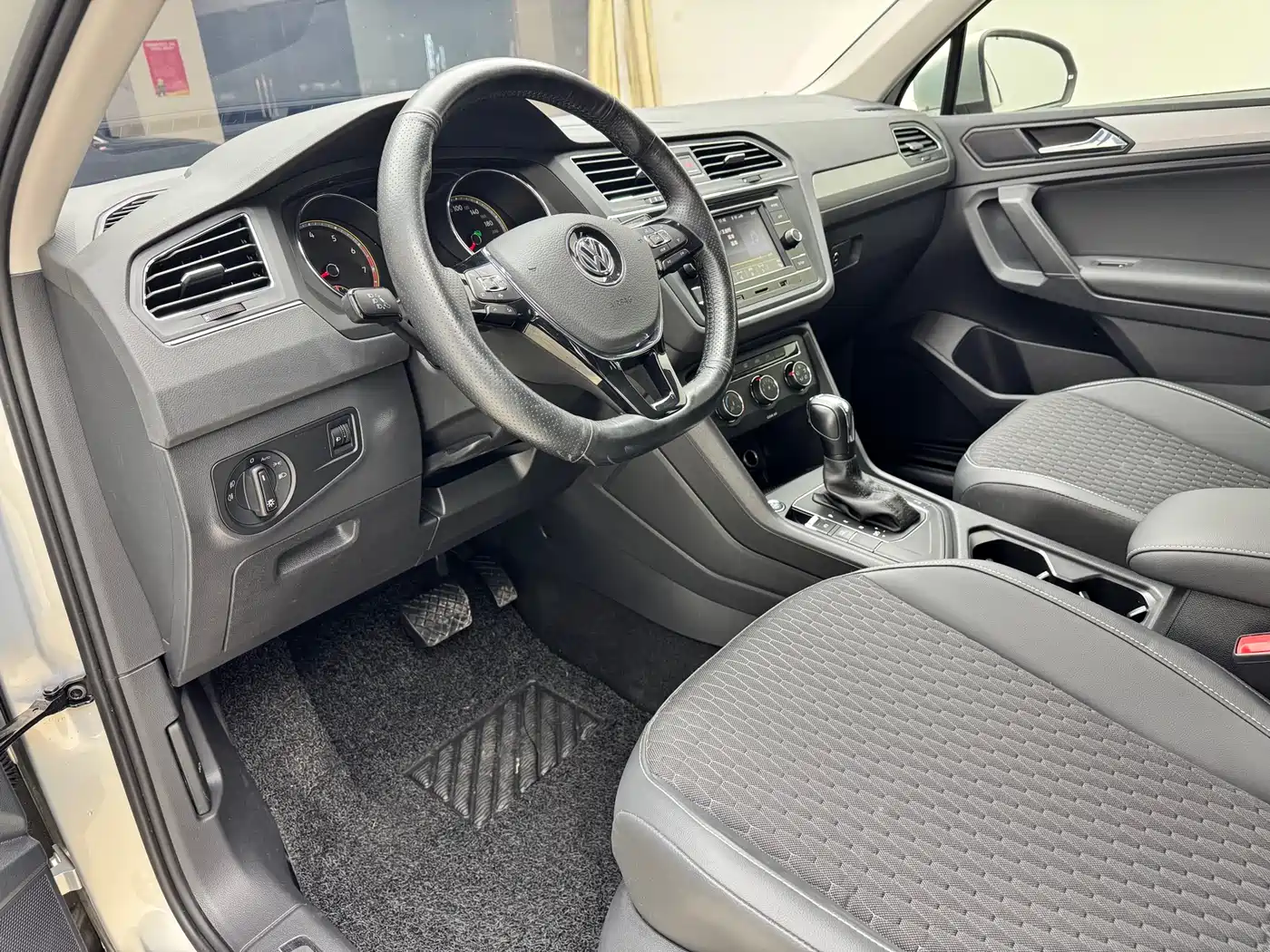 Volkswagen Tiguan L 2020 330TSI Auto 2WD Trend China VI фото 8
