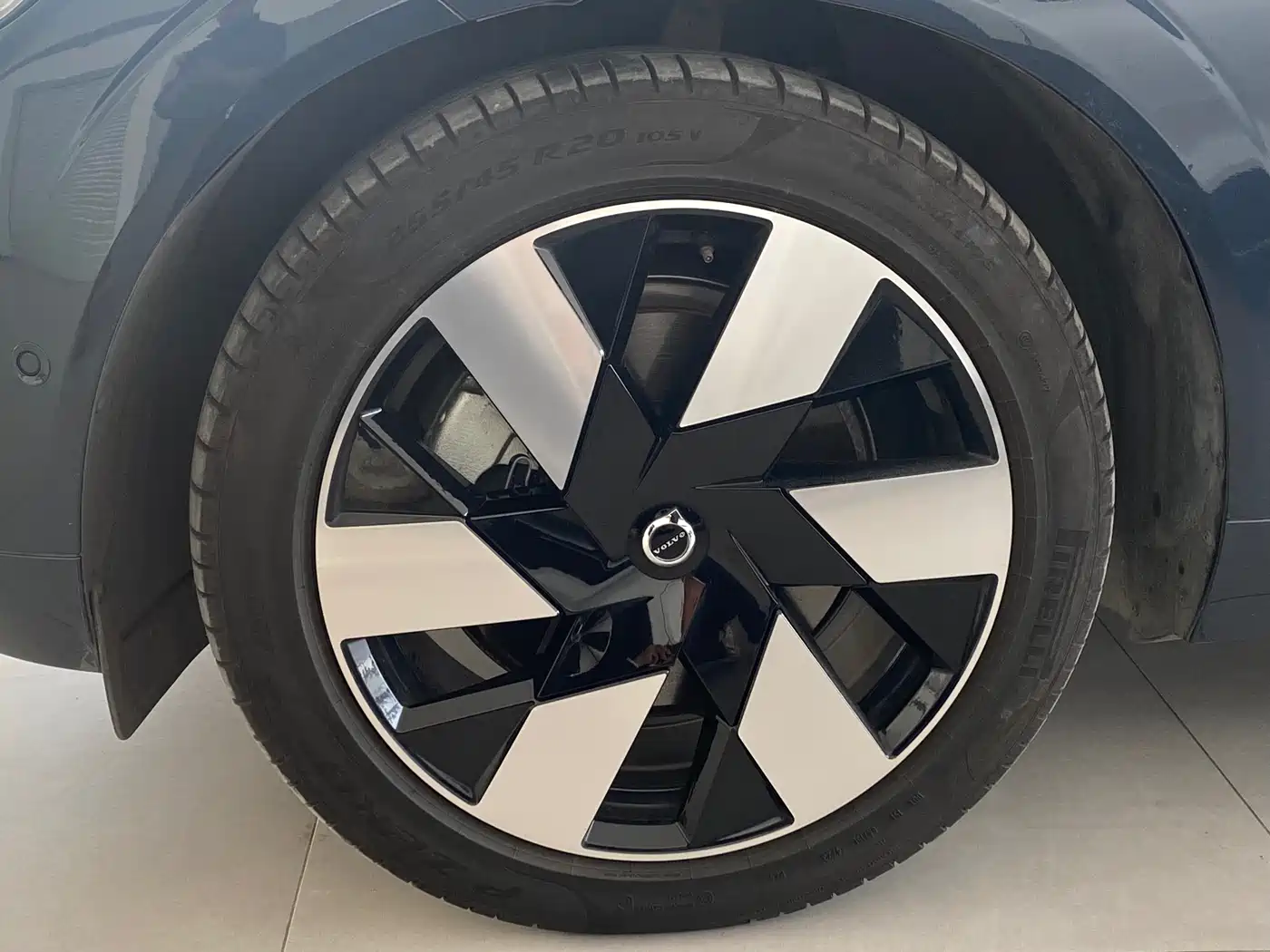 VOLVO XC60 PLUG IN HYBRID