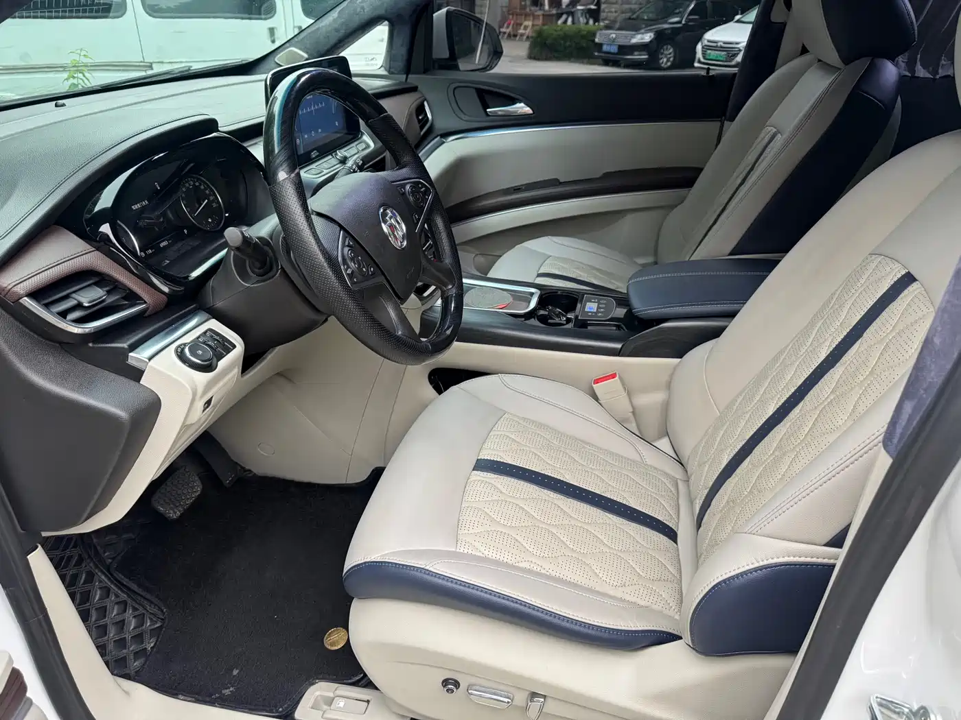 Buick GL8 2021 Land Business Class 652T Comfort фото 9