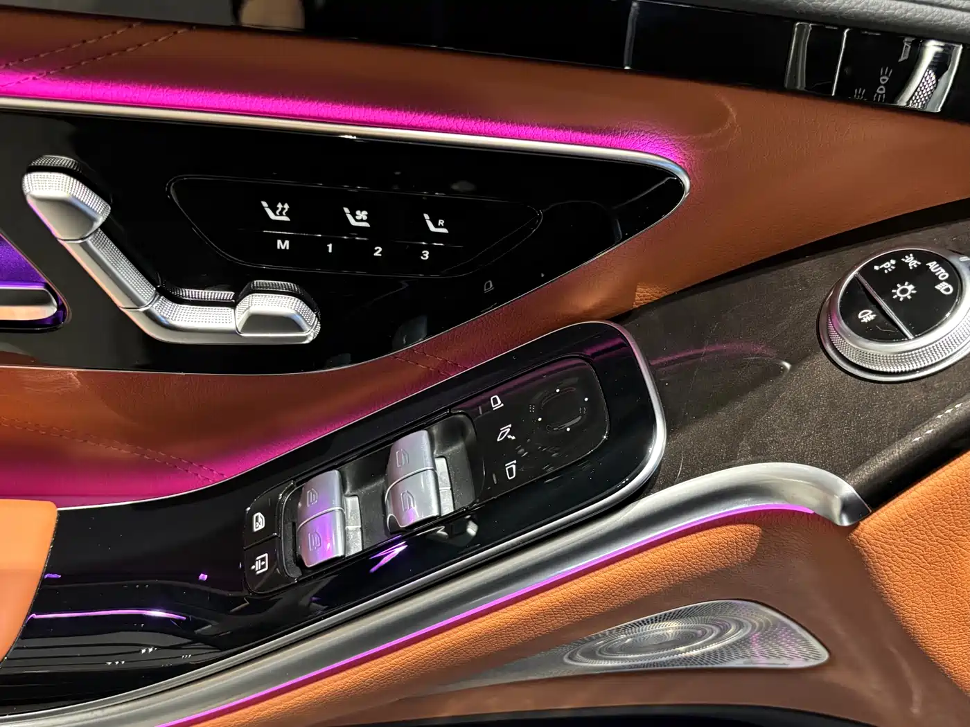 Mercedes-Benz Maybach S-Class 2025 Model S 480 4MATIC фото 12