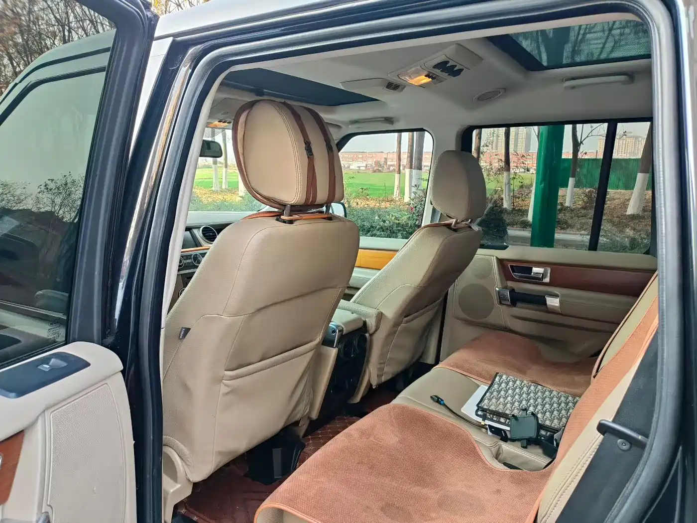 Land Rover Discovery 2011 4.0 V6 HSE фото 8