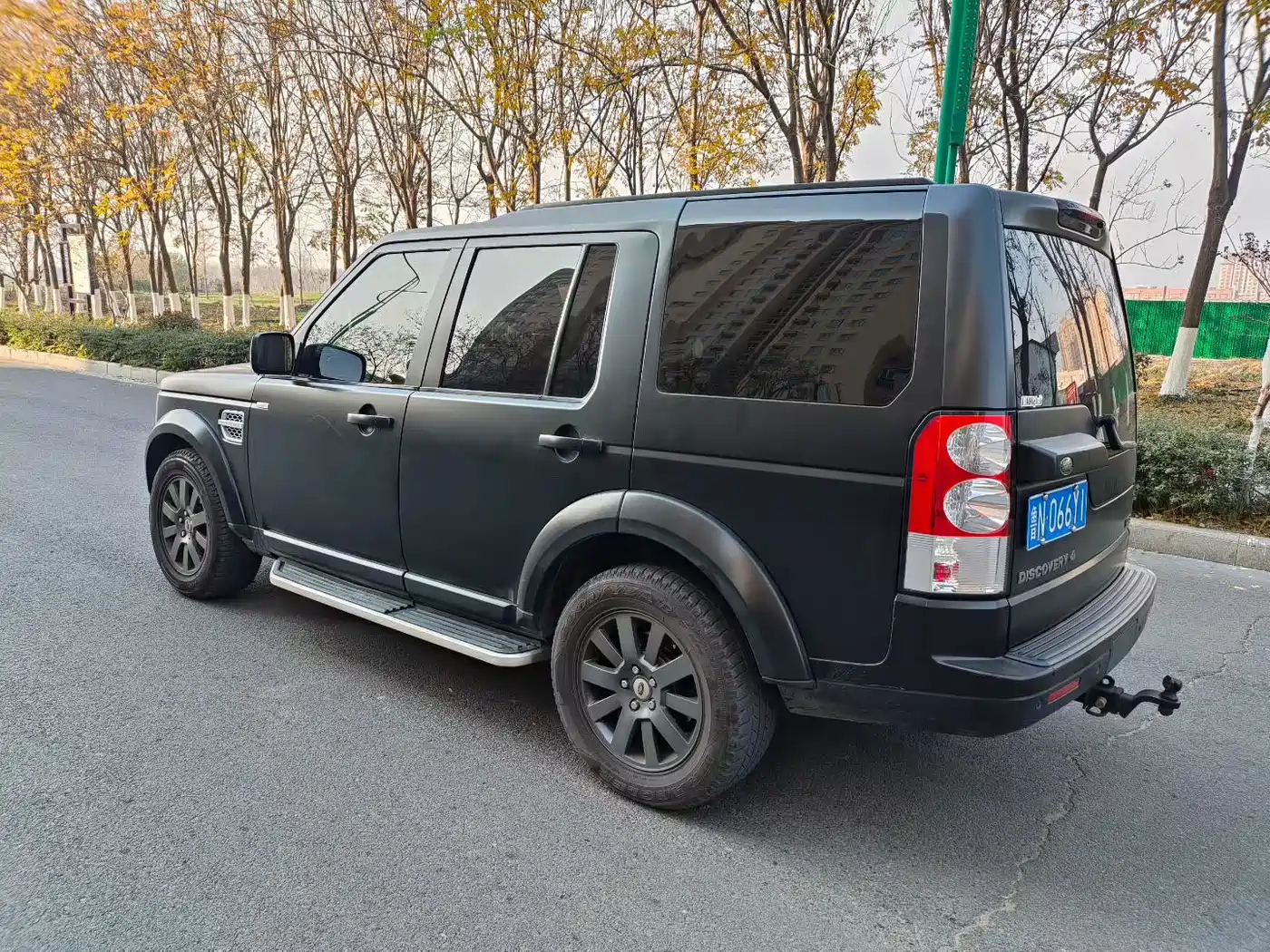 Land Rover Discovery 2011 4.0 V6 HSE фото 6