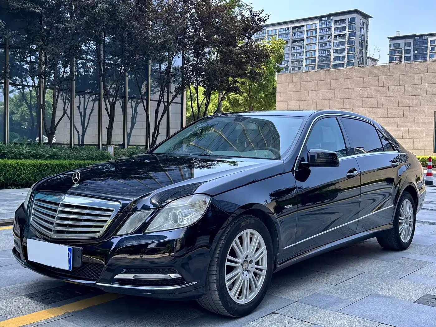 Mercedes-Benz E-Class 2012 E 300 L Fashion
