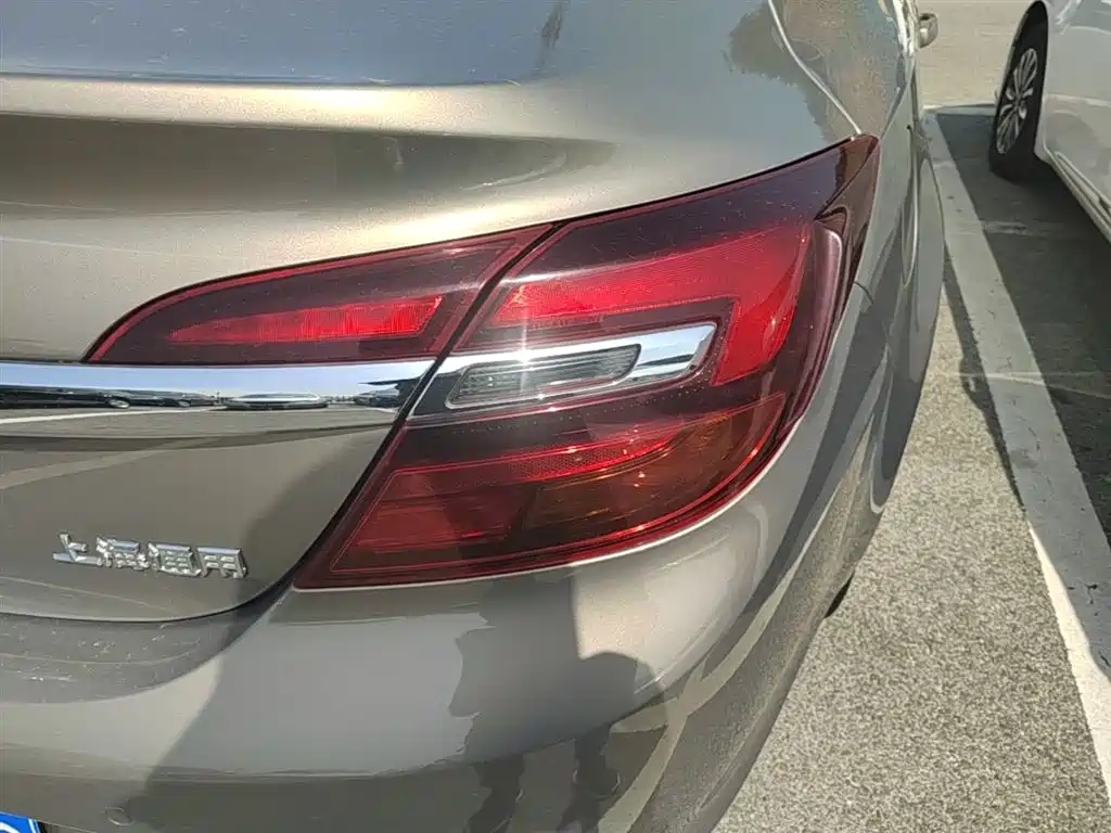 Buick Regal 2015 2.0L Leading Fashion Model фото 8